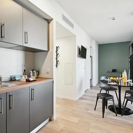 Aparthotel Suites Paris Ouest Colombes 3*