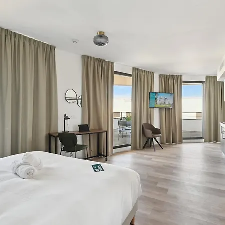 Aparthotel Suites Paris Ouest Colombes 3*
