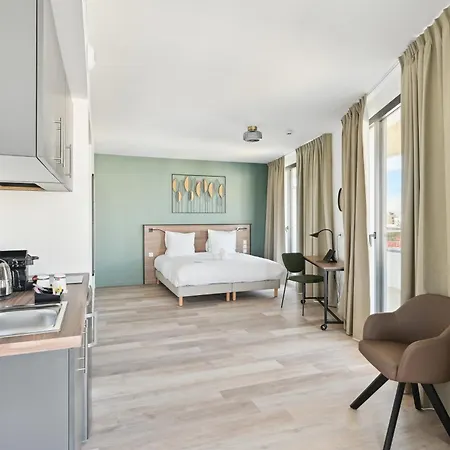 Aparthotel Suites Paris Ouest Colombes 3*