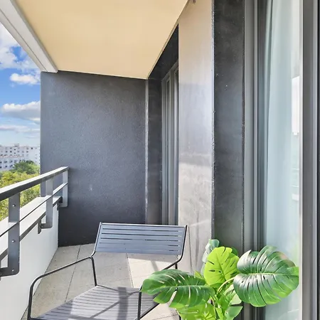 Suites Paris Ouest Colombes Aparthotel 3*