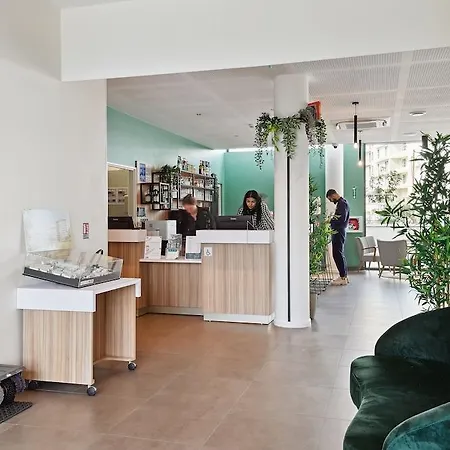 - Paris Ouest - Colombes Aparthotel