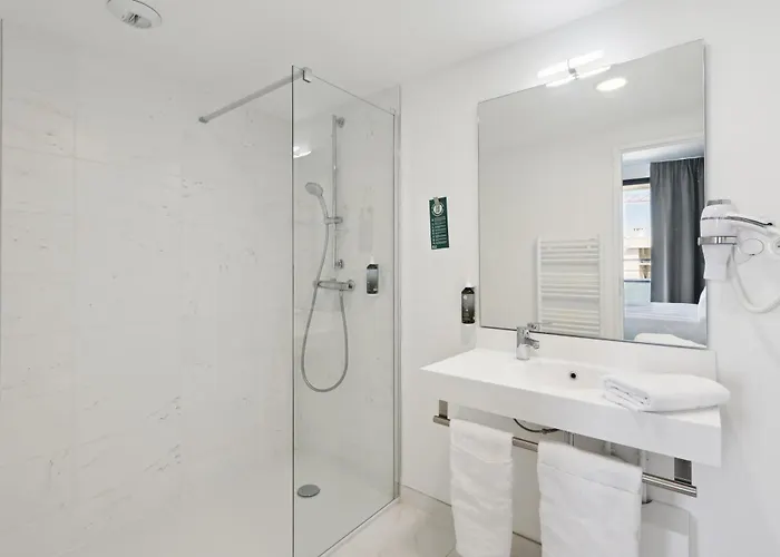 - Paris Ouest - Colombes