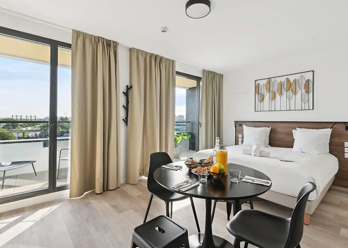 Aparthotel - Paris Ouest - Colombes 3*