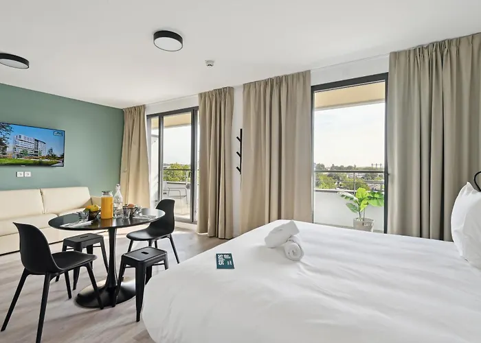 - Paris Ouest - Colombes Aparthotel