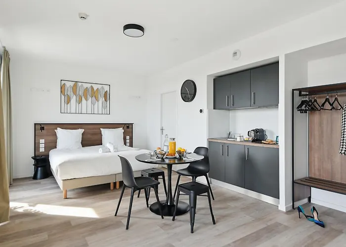 - Paris Ouest - Colombes Aparthotel Bois-Colombes