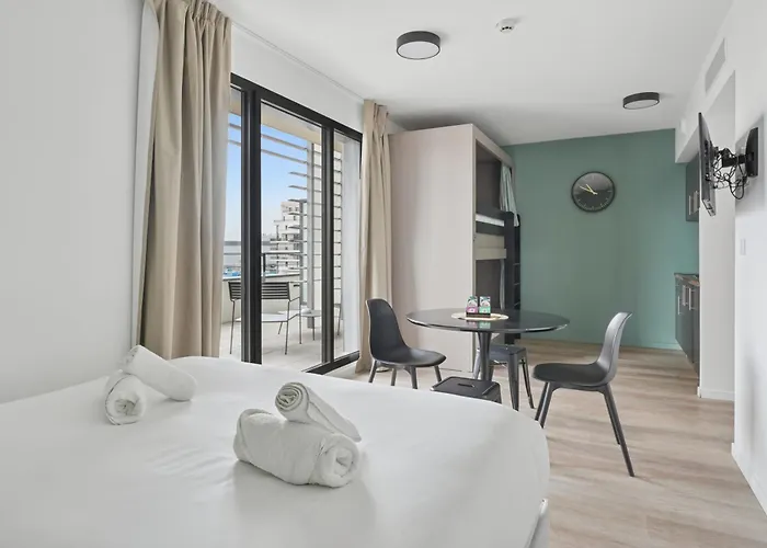 - Paris Ouest - Colombes Aparthotel