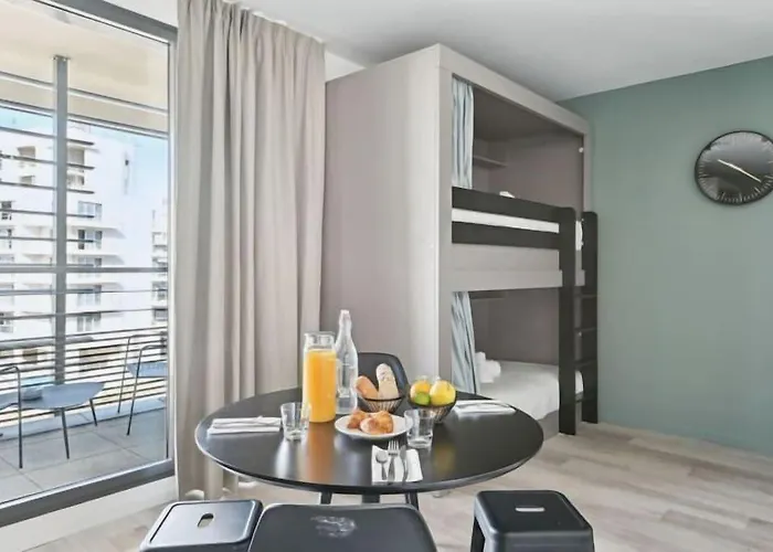 - Paris Ouest - Colombes Aparthotel