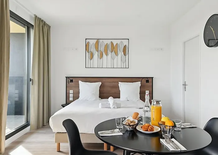 Aparthotel - Paris Ouest - Colombes 3*