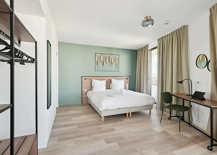 - Paris Ouest - Colombes