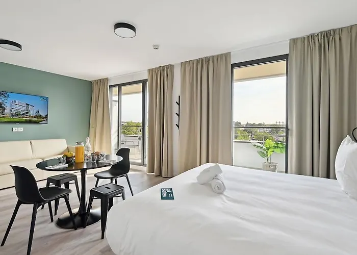 - Paris Ouest - Colombes Aparthotel Bois-Colombes
